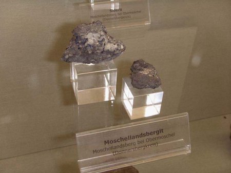 Mainz_Naturhistorisches Museum_Moschellandsbergit_Obermoschel_2_Peter_2.7.09.JPG