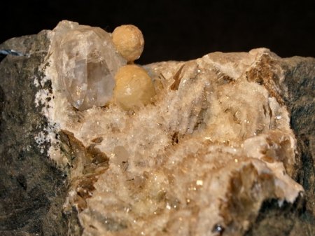 GyroliteCalciteOkenitePrehnite, Maharashtra, India  (2).jpg