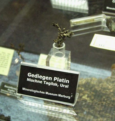 _Marburg_Platin im Museum_8.3.08_Peter.JPG