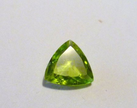 Peridot Trilliant fac.JPG