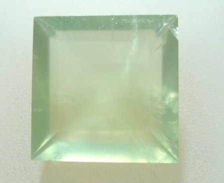 Prehnit 18x18 mm Sonderschliff 21,7 ct.JPG