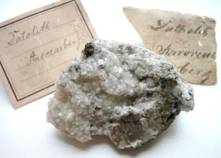 Datolith (St. Andreasberg).jpg